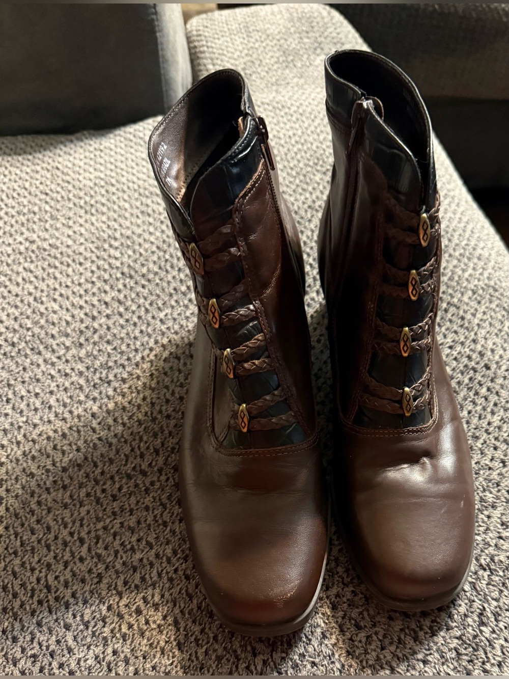 London fog Women’s Brown upper Leather Zip-Front Ankle Boots